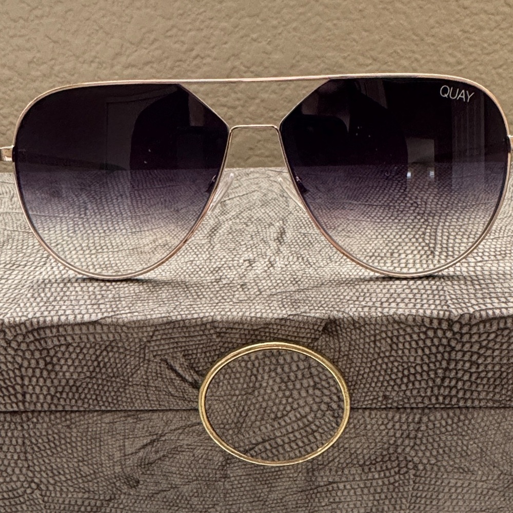 QUAY HIGH KEY SUNGLASSES